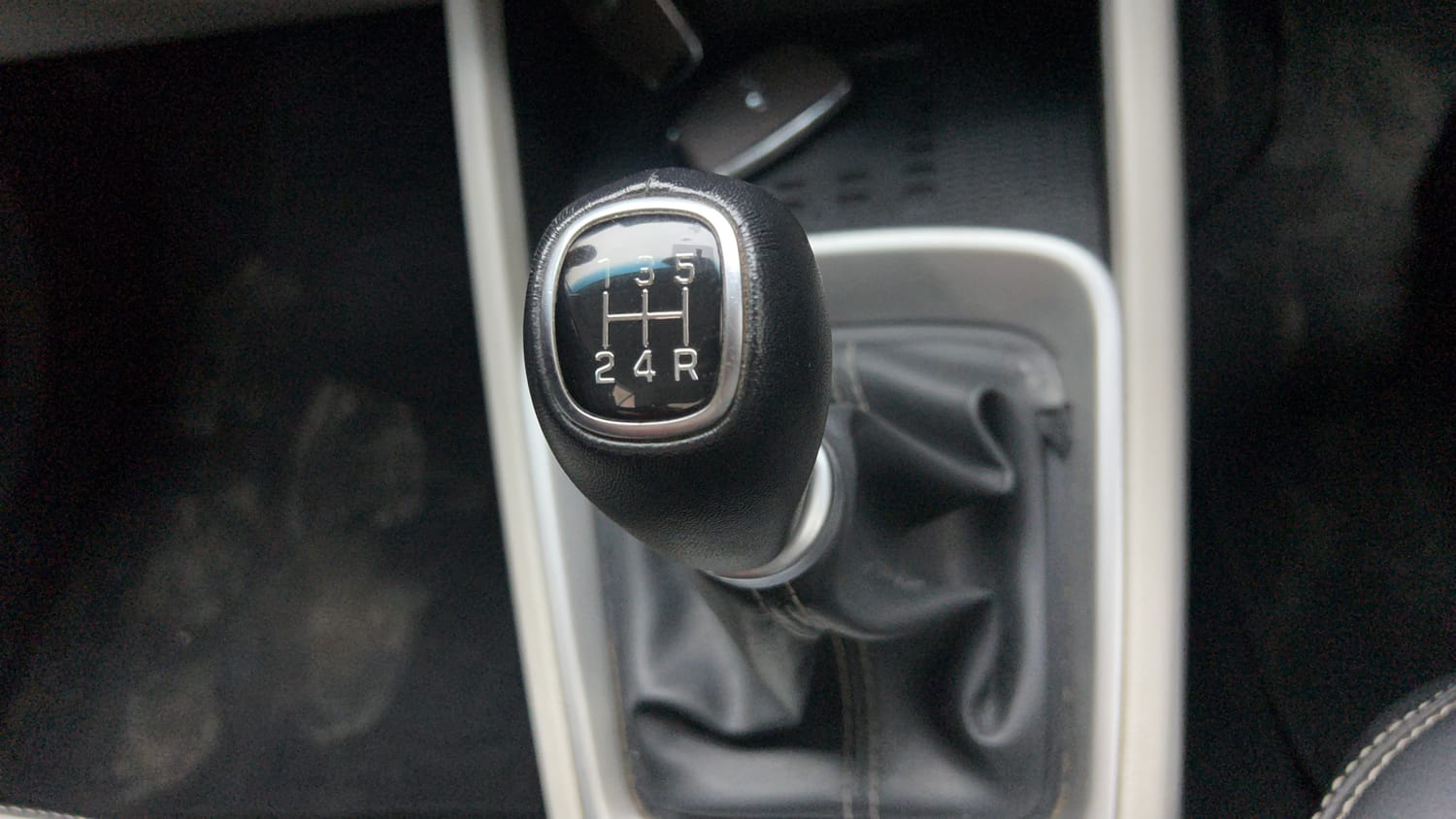 Used 2022 Hyundai Venue SX 1.2 Petrol Petrol Manual interior GEAR  KNOB VIEW