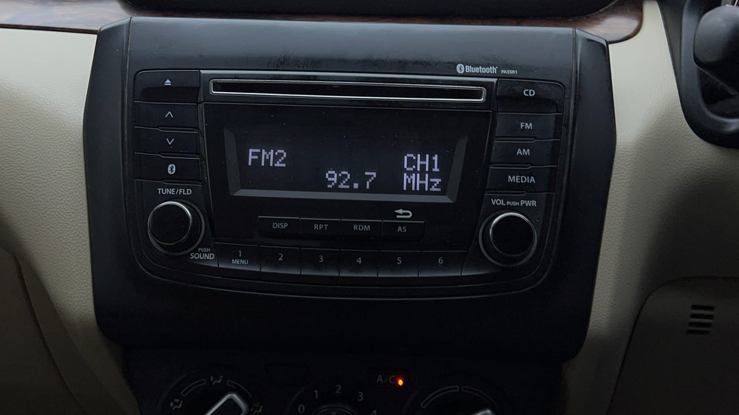 Used 2019 Maruti Suzuki Dzire VXi Petrol Manual top_features Integrated (in-dash) music system