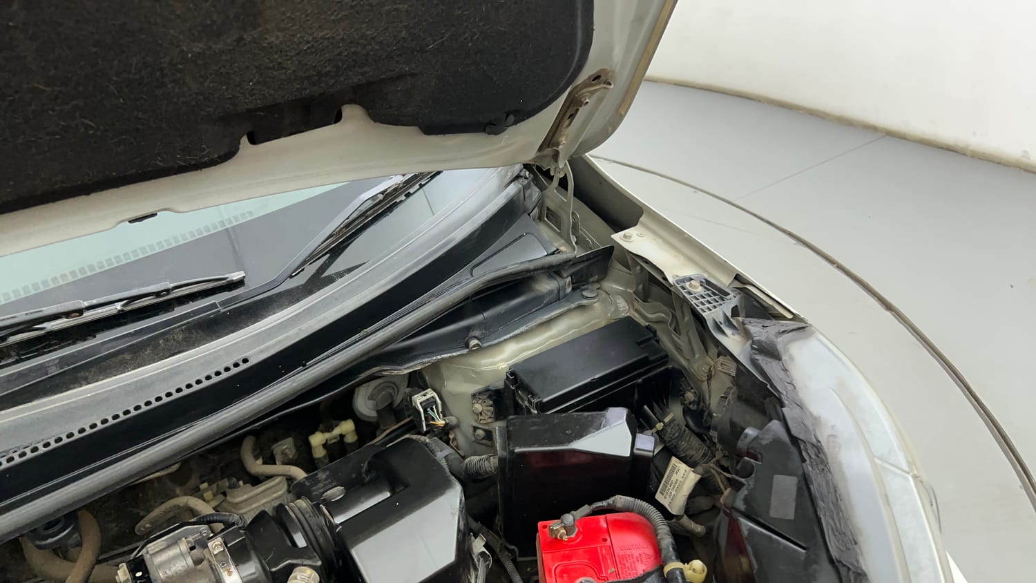 Used 2018 Honda WR-V S MT Petrol Petrol Manual engine ENGINE LEFT SIDE HINGE & APRON VIEW