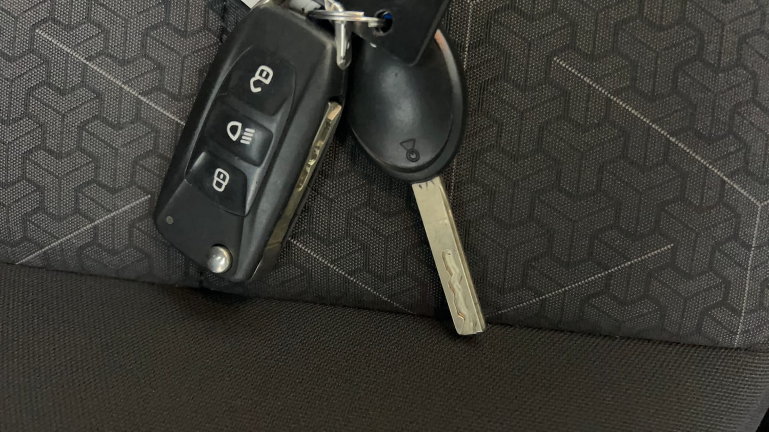 Used 2022 Tata Punch Adventure Rhythm Pack MT Petrol Manual extra CAR KEY VIEW