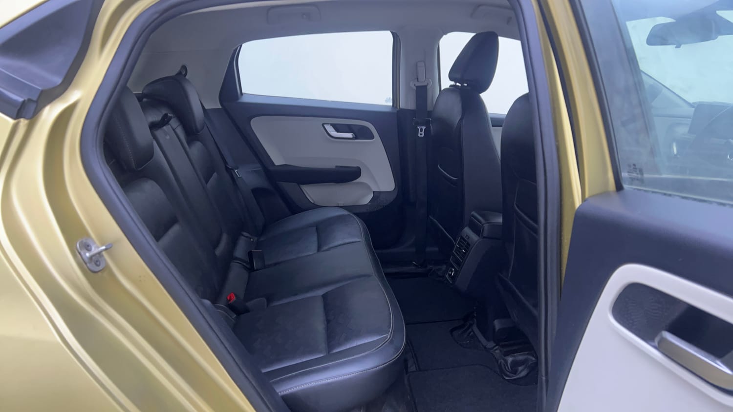 Used 2021 Tata Altroz XZ Plus Petrol Petrol Manual interior RIGHT SIDE REAR DOOR CABIN VIEW