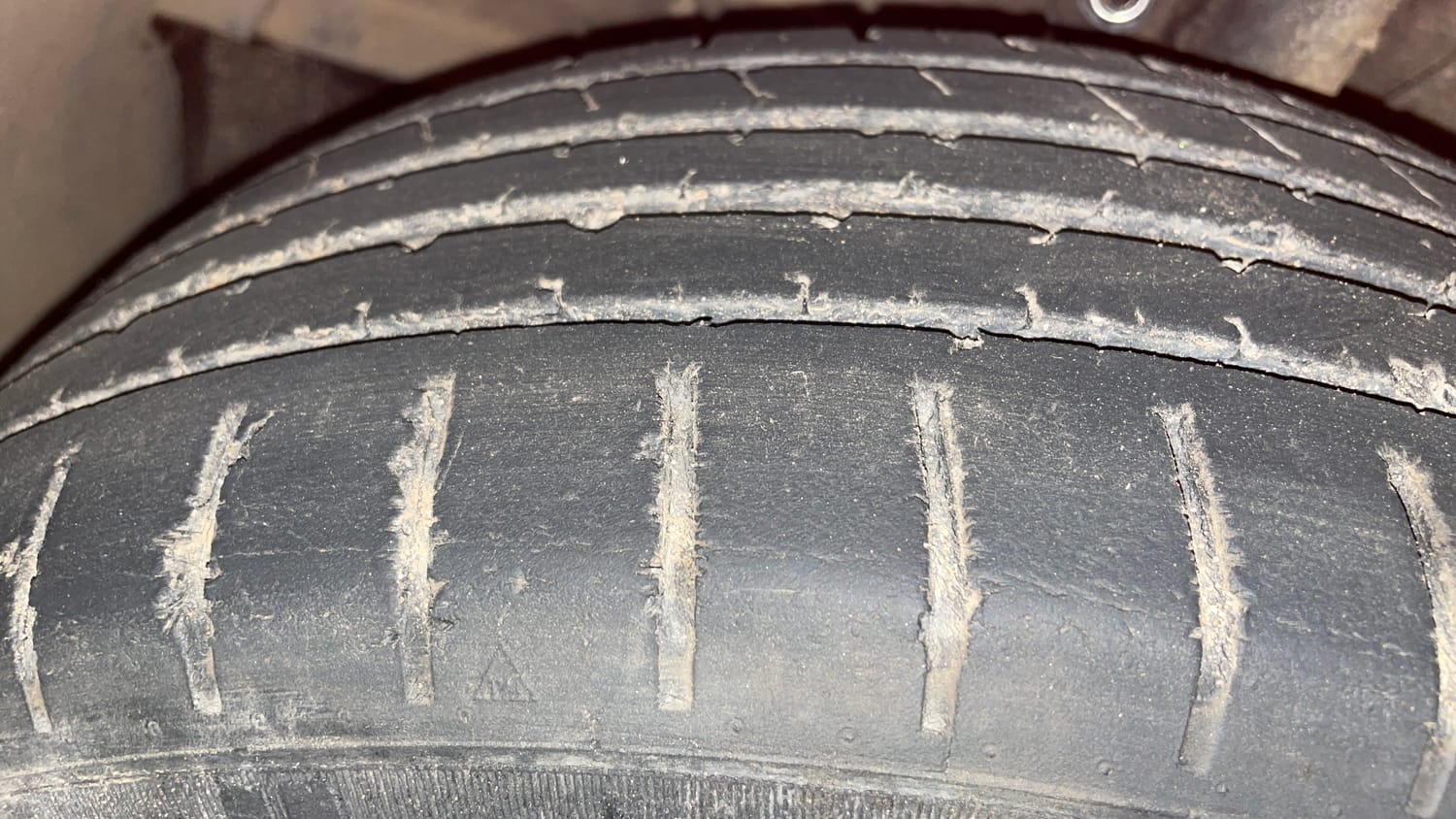 Used 2017 Maruti Suzuki Baleno Zeta 1.2 AT Petrol Automatic tyres LEFT FRONT TYRE TREAD VIEW