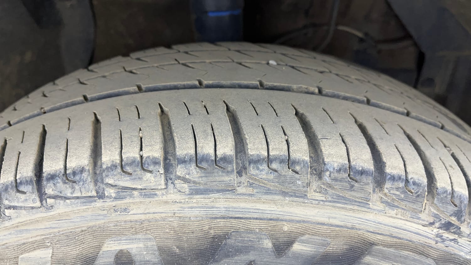 Used 2017 Maruti Suzuki Vitara Brezza VDi (O) Diesel Manual tyres RIGHT FRONT TYRE TREAD VIEW