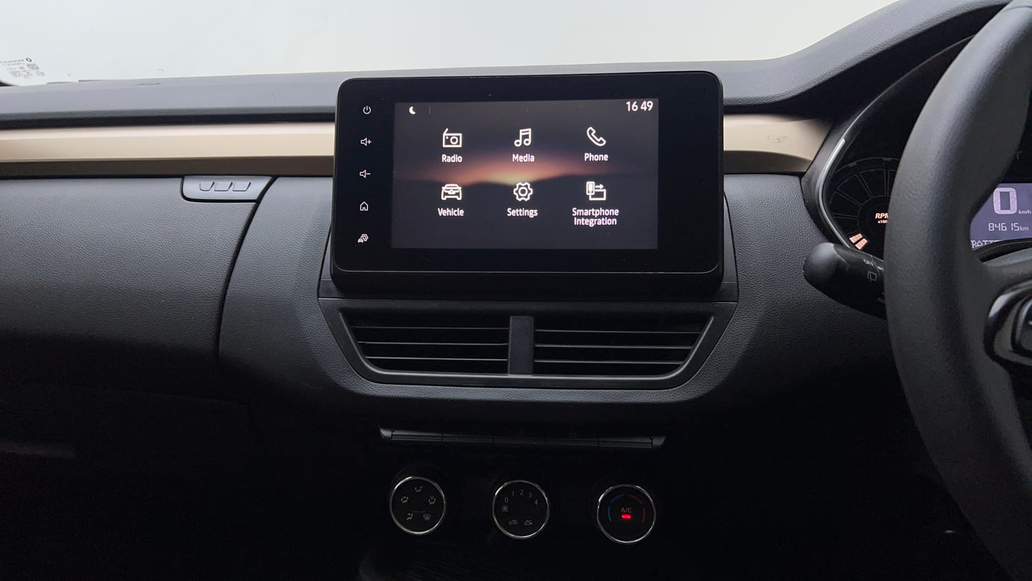 Used 2021 Renault Kiger RXT AMT Petrol Automatic top_features Touch screen infotainment system