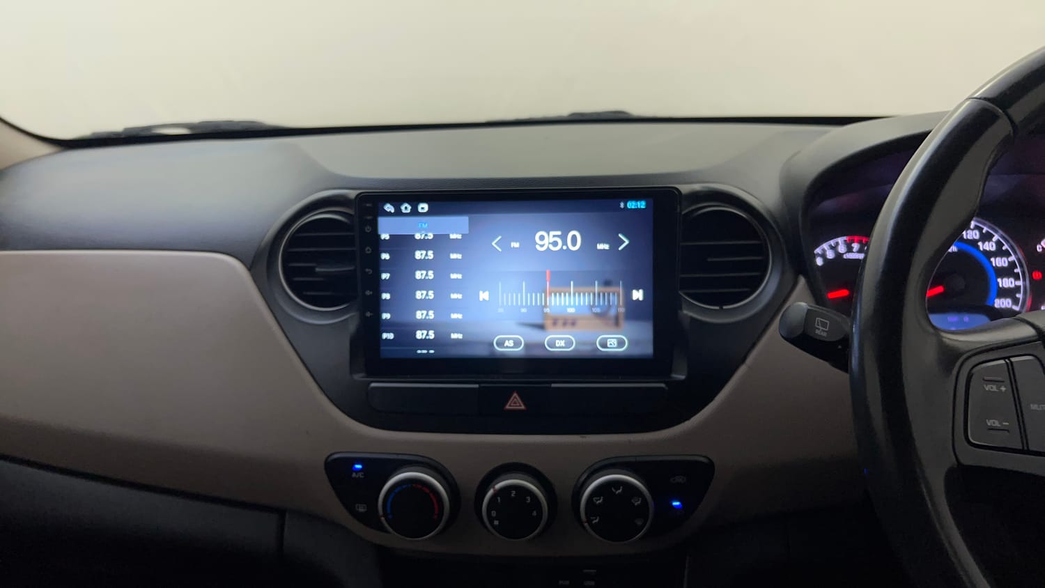 Used 2015 Hyundai Grand i10 Asta 1.2 Kappa VTVT (O) Petrol Manual top_features Integrated (in-dash) music system