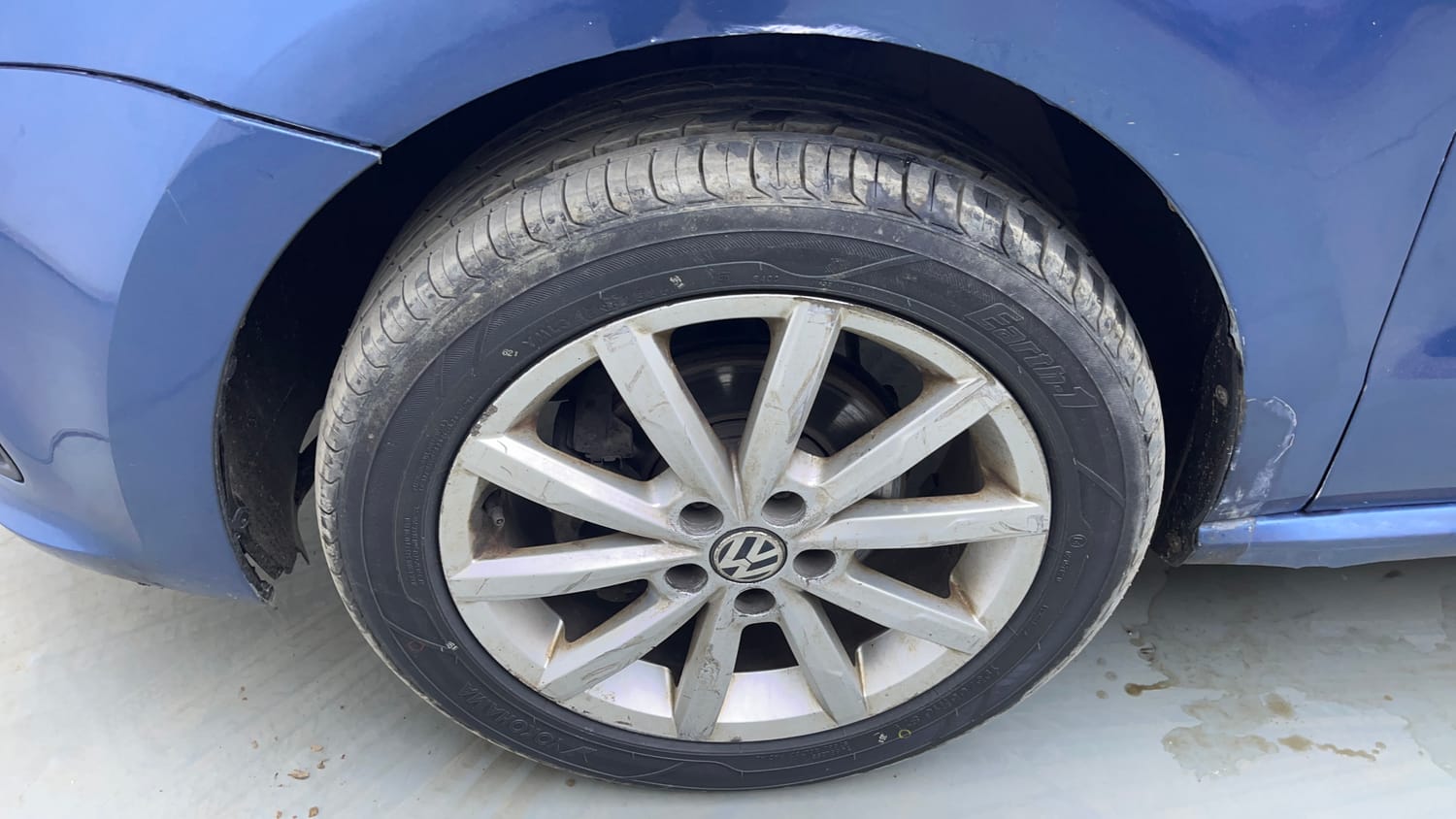 Used 2017 Volkswagen Polo Highline Plus 1.2( P)16 Alloy Petrol Manual tyres LEFT FRONT TYRE RIM VIEW