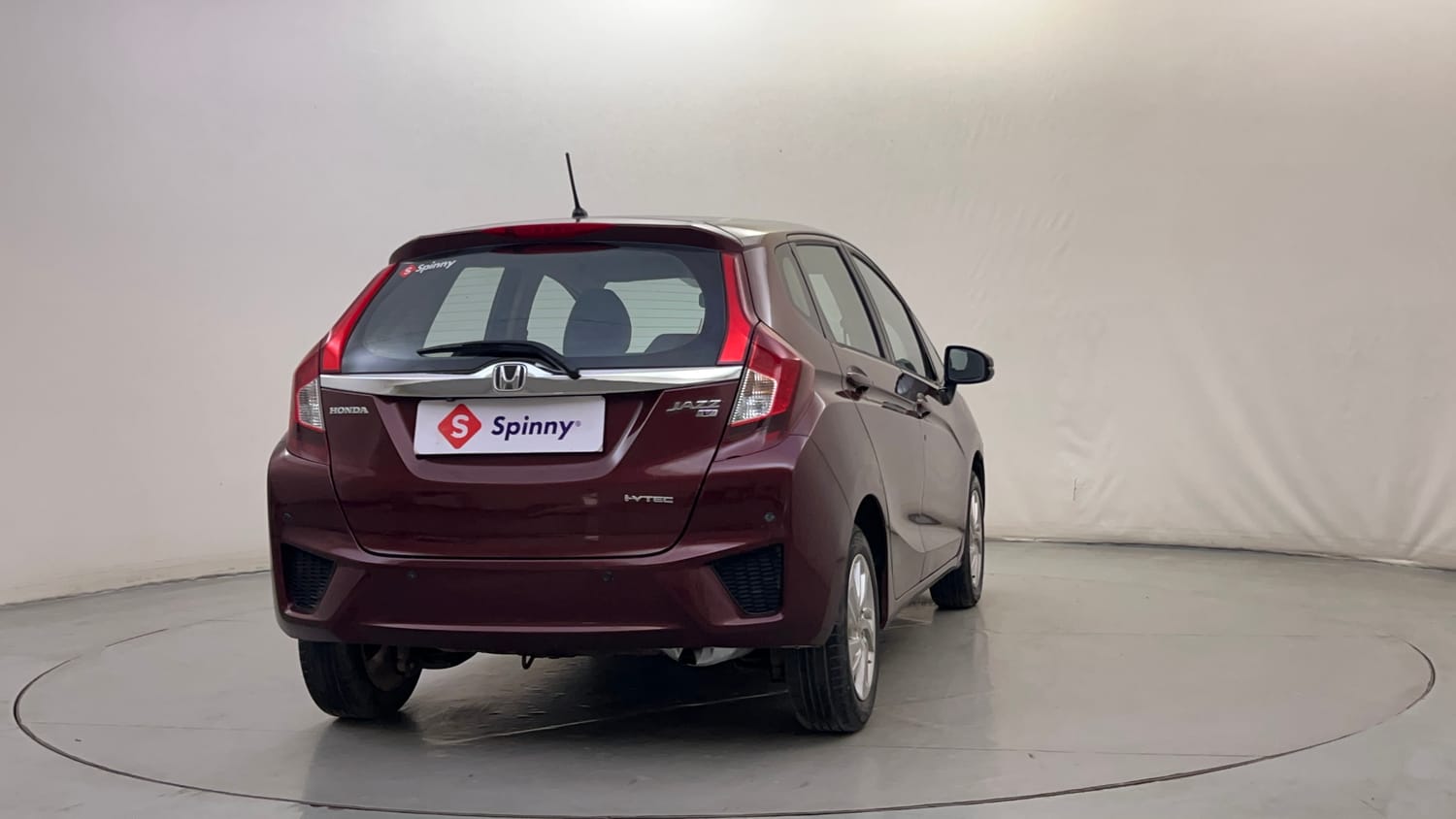 Used 2015 Honda Jazz V Petrol Petrol Manual exterior RIGHT REAR CORNER VIEW