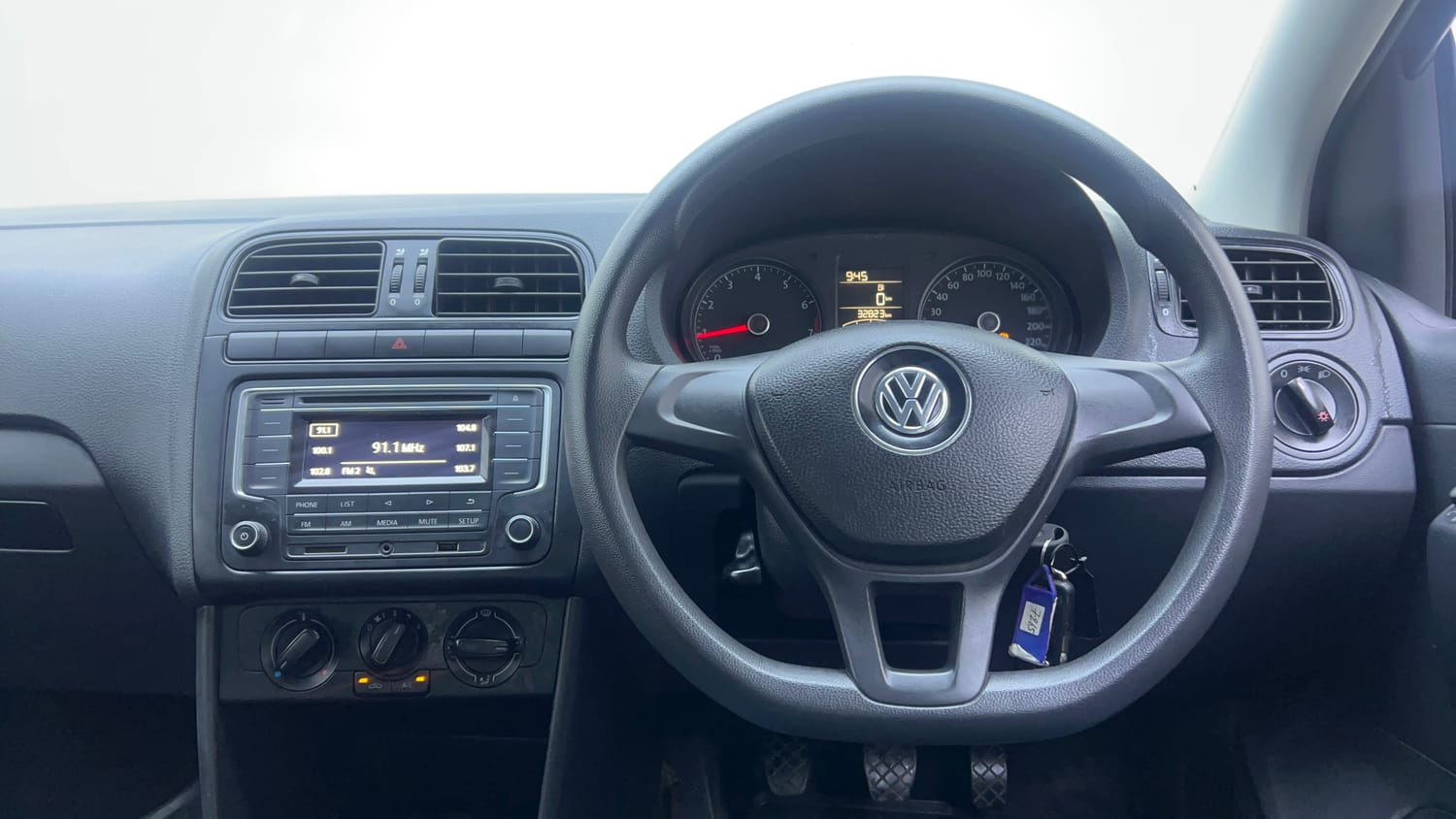 Used 2019 Volkswagen Ameo Comfortline 1.0L (P) Petrol Manual interior STEERING VIEW