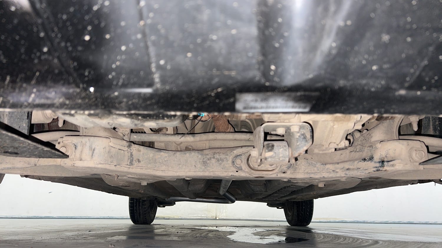 Used 2016 Hyundai Elite i20 Sportz 1.2 Petrol Manual extra FRONT LEFT UNDERBODY VIEW