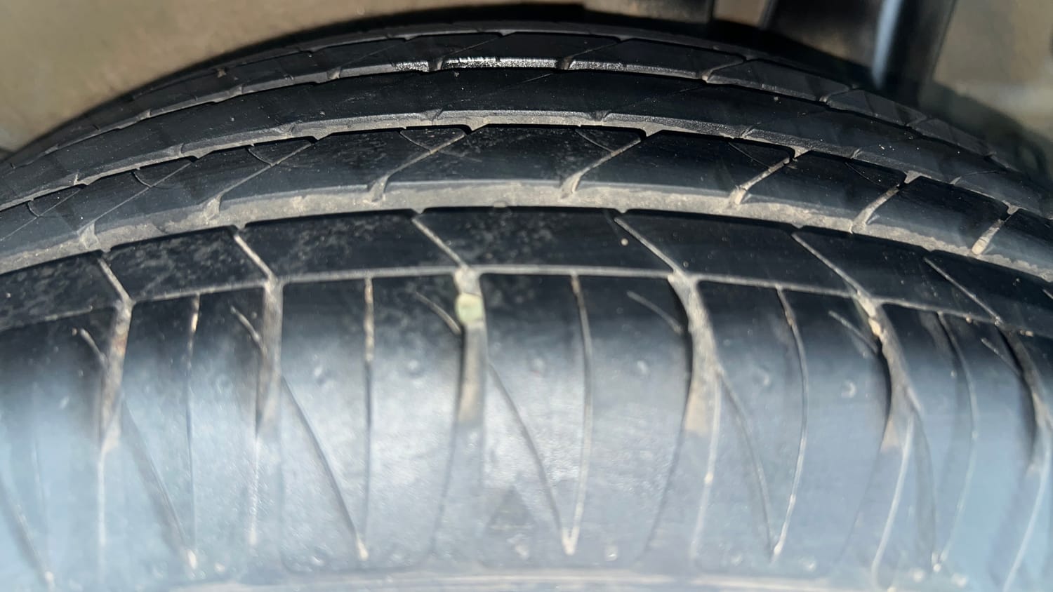 Used 2021 Kia Sonet HTX 1.5 Diesel Manual tyres LEFT REAR TYRE TREAD VIEW