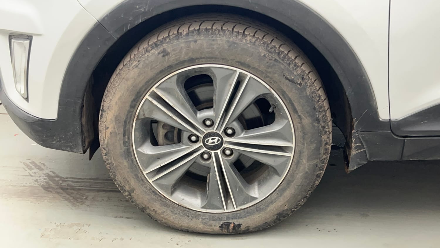 Used 2018 Hyundai Creta SX Plus 1.6 AT Petrol Petrol Automatic tyres LEFT FRONT TYRE RIM VIEW