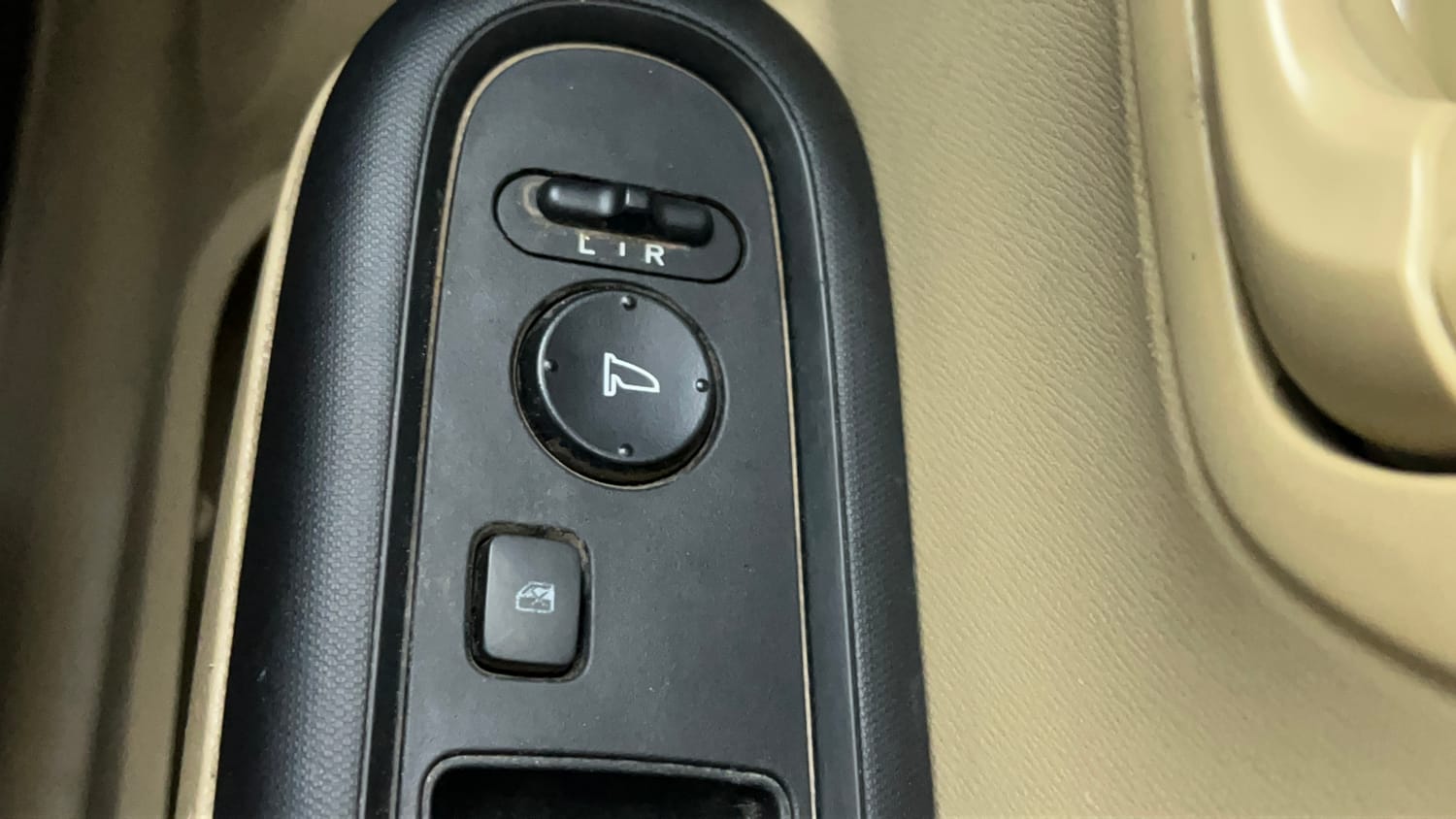 Used 2016 Honda Amaze 1.2 S i-VTEC Petrol Manual top_features Adjustable ORVM