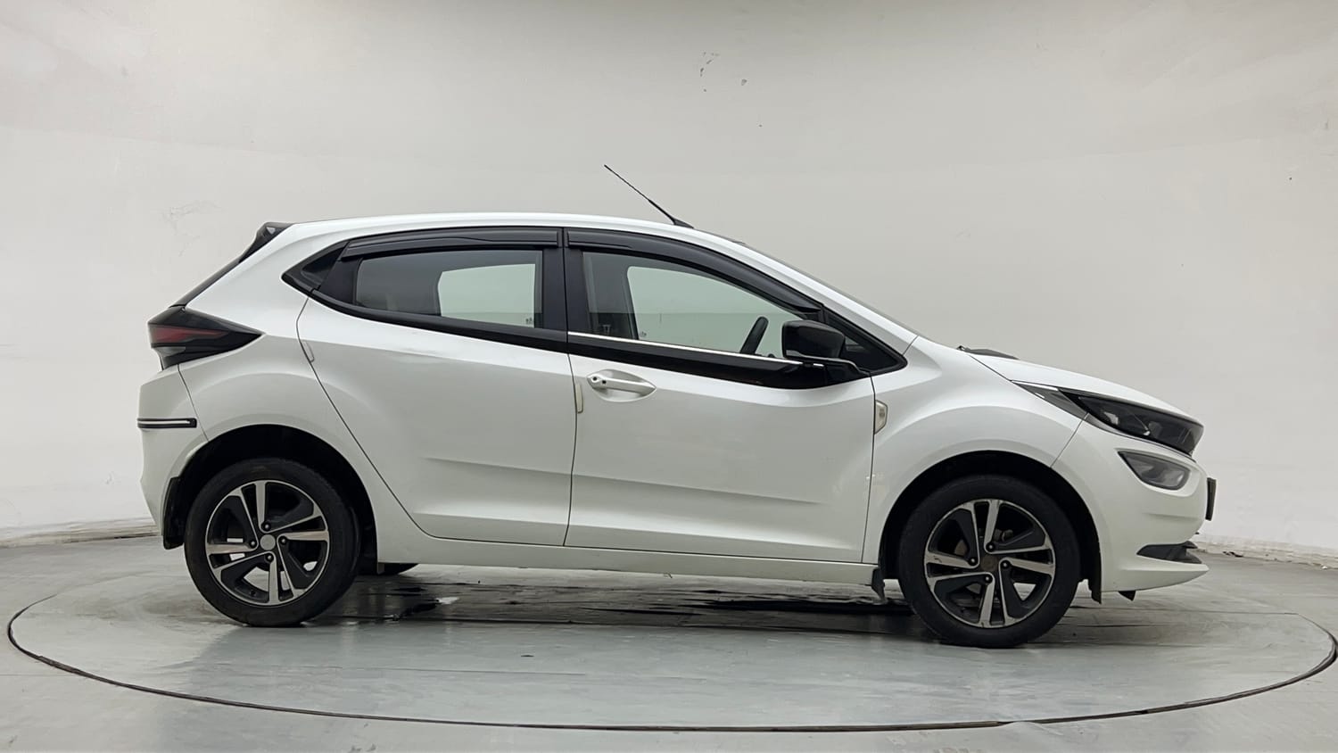 Used 2022 Tata Altroz XZ Plus i-Turbo Petrol Petrol Manual exterior RIGHT SIDE VIEW