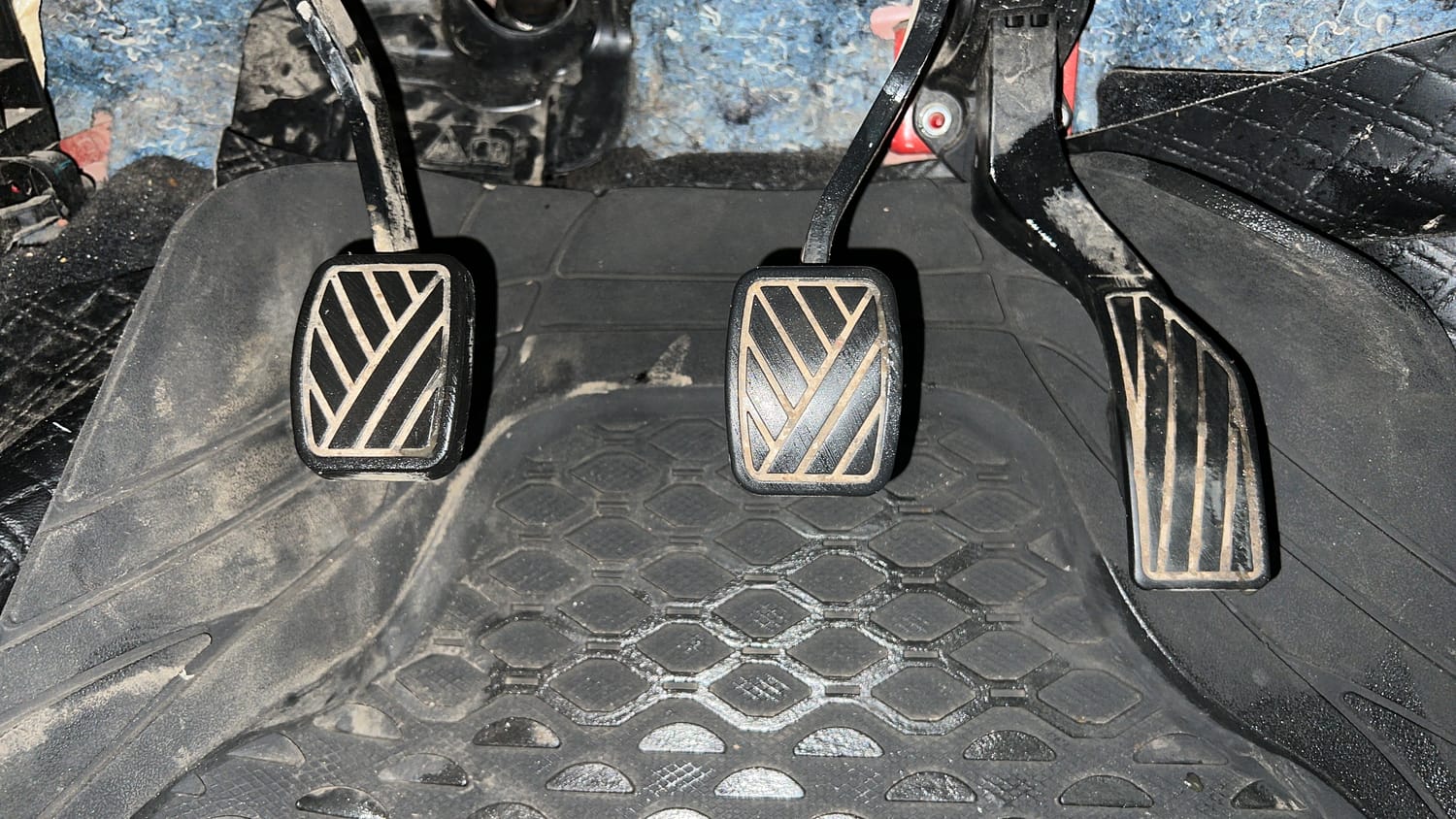 Used 2023 Maruti Suzuki Brezza VXi Petrol Manual interior PEDALS VIEW