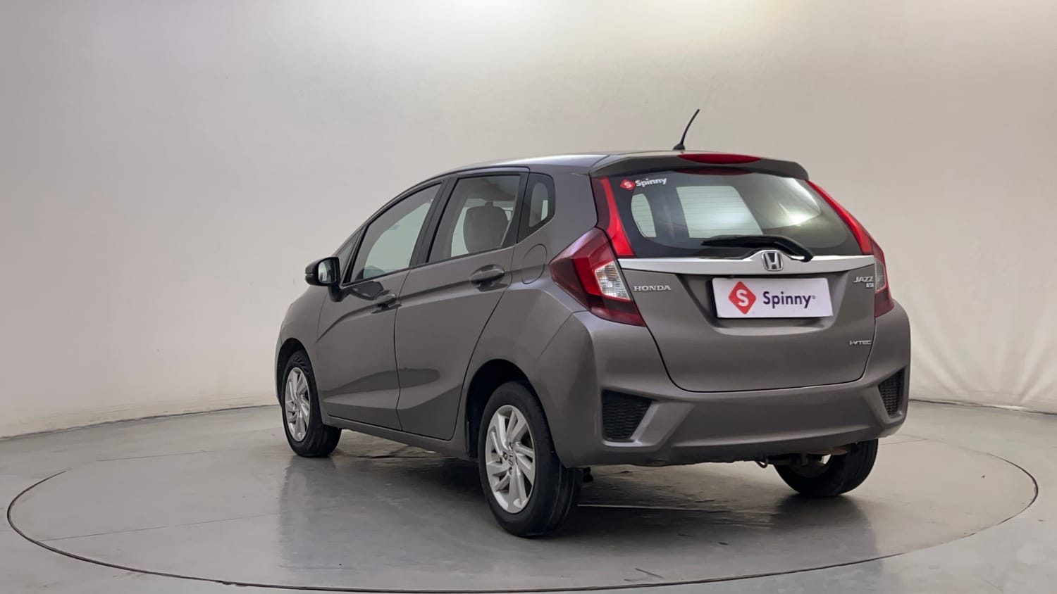 Used 2016 Honda Jazz V AT Petrol Petrol Automatic exterior LEFT REAR CORNER VIEW