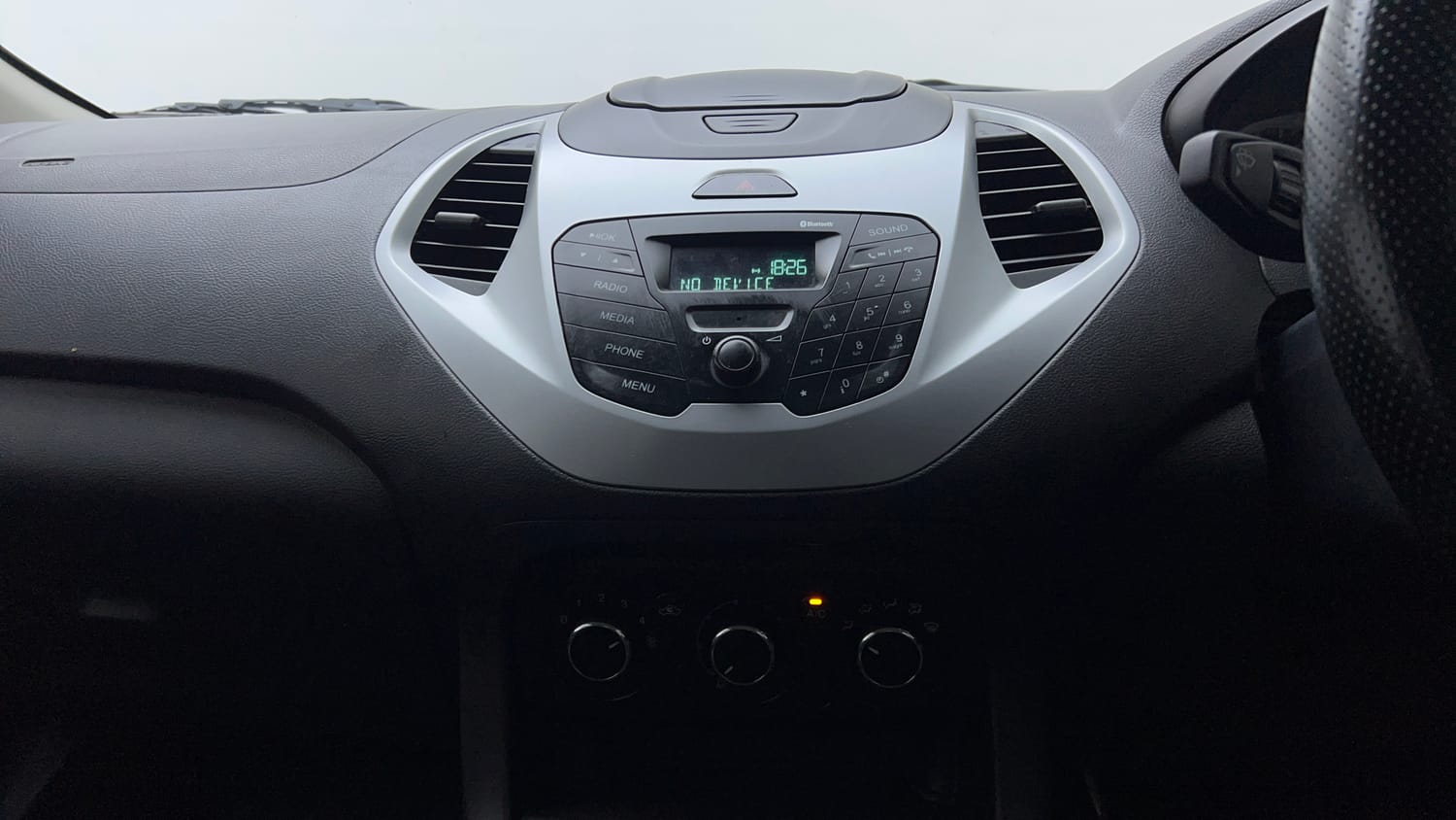 Used 2016 Ford Figo Trend 1.2 Ti-VCT Petrol Manual top_features Integrated (in-dash) music system