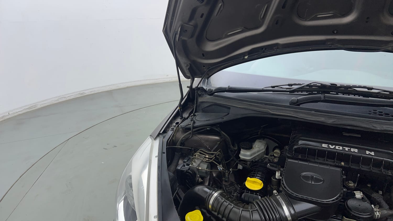 Used 2018 Tata Tiago XZ CNG (Outside Fitted) Cng Manual engine ENGINE RIGHT SIDE HINGE & APRON VIEW