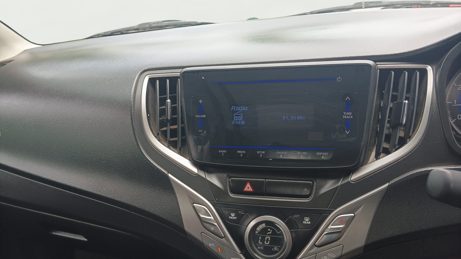 Used 2019 Maruti Suzuki Baleno Delta Petrol Manual interior MUSIC SYSTEM & AC CONTROL VIEW