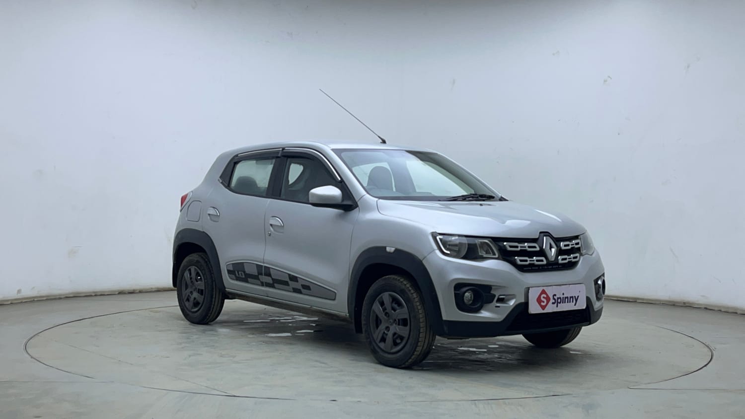 Used 2016 Renault Kwid 1.0 RXT Petrol Manual exterior RIGHT FRONT CORNER VIEW