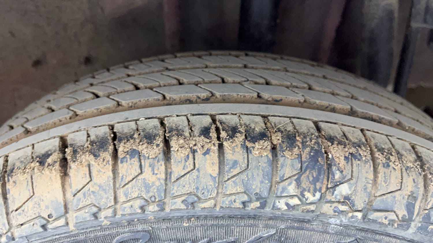 Used 2018 Tata Tiago Revotron XT Petrol Manual tyres LEFT REAR TYRE TREAD VIEW