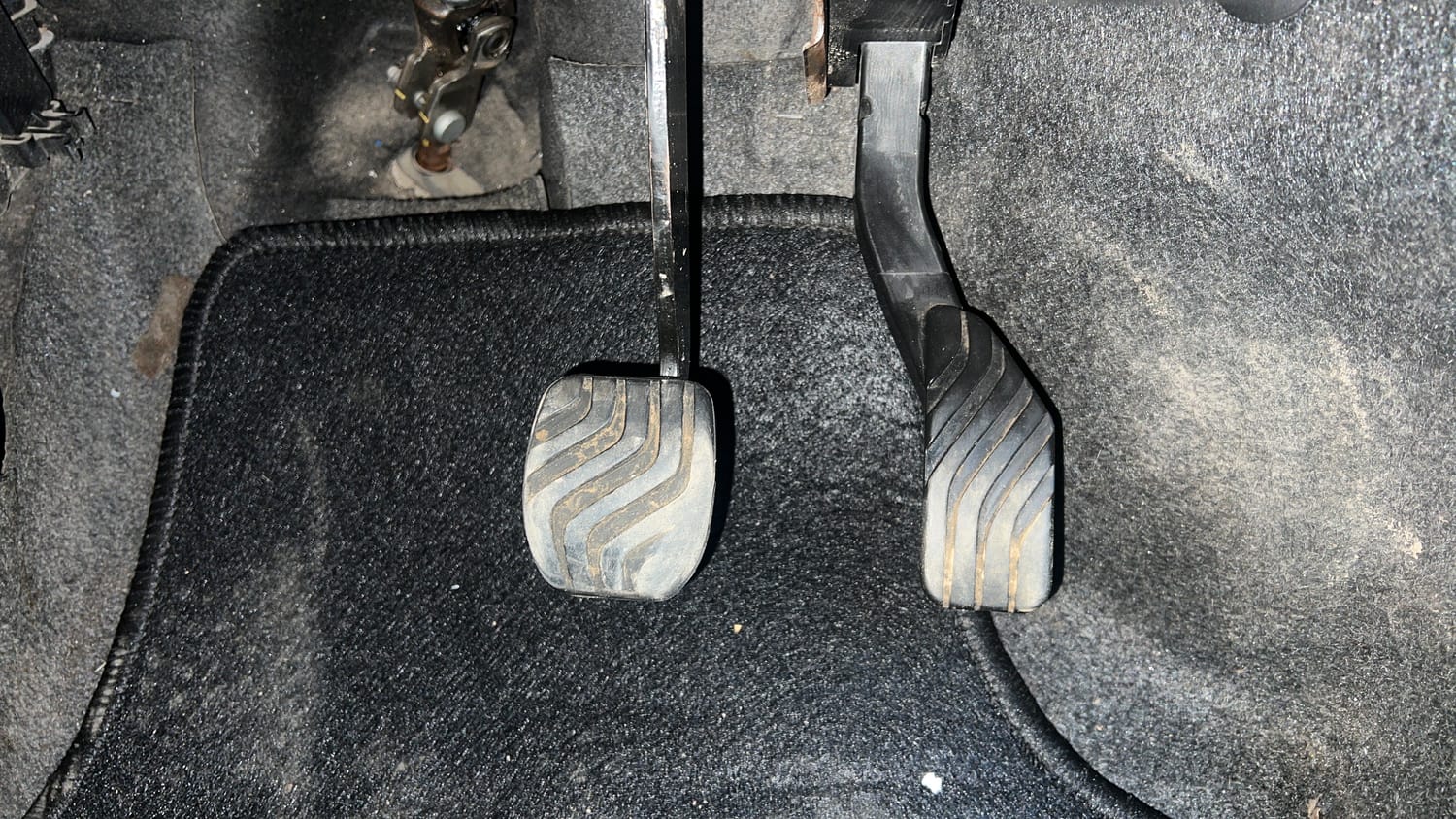 Used 2018 Renault Kwid 1.0 RXT AMT Opt Petrol Automatic interior PEDALS VIEW