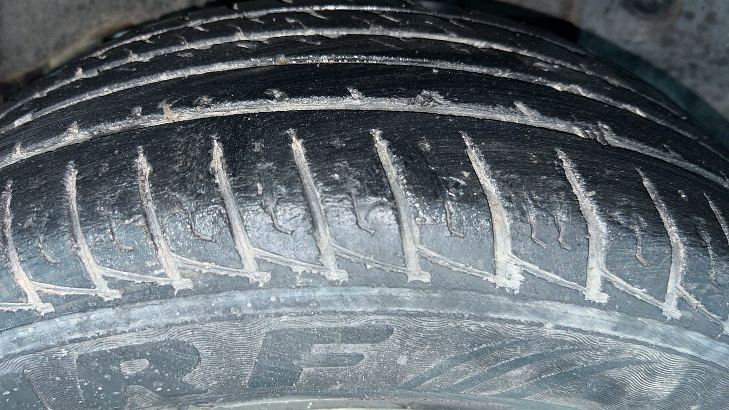 Used 2018 Renault Duster RXS CVT Petrol Automatic tyres LEFT REAR TYRE TREAD VIEW