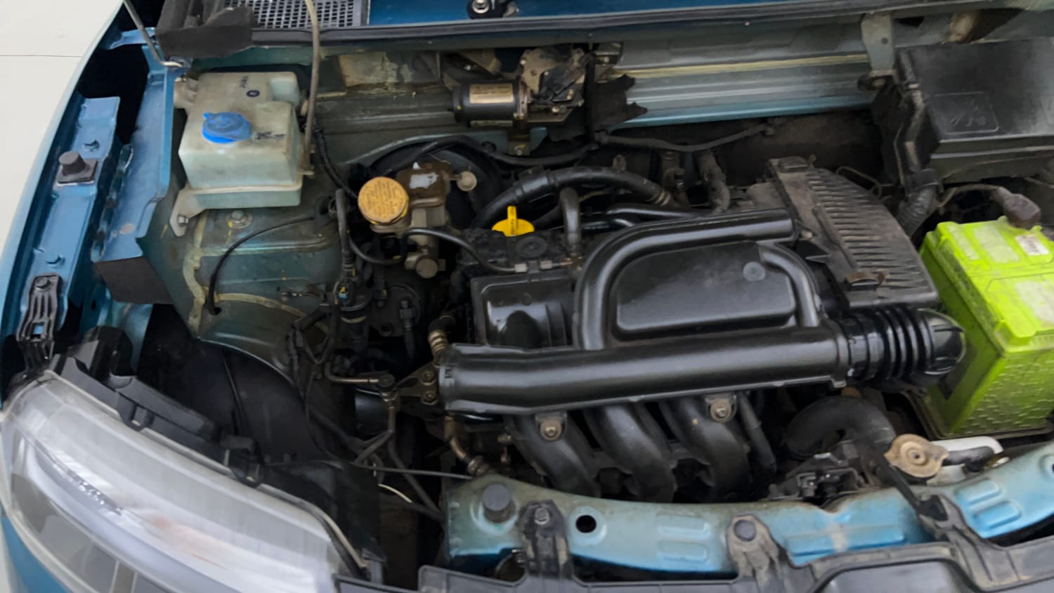Used 2020 Renault Kwid 1.0 RXT AMT Opt Petrol Automatic engine ENGINE RIGHT SIDE VIEW