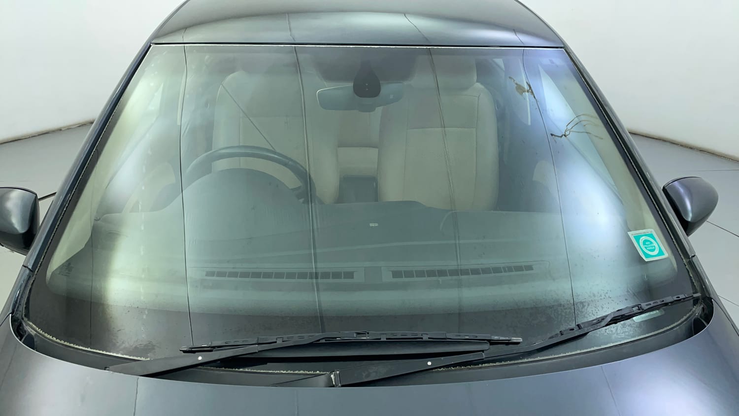 Used 2016 Volkswagen Ameo Highline1.2L (P) Petrol Manual exterior FRONT WINDSHIELD VIEW
