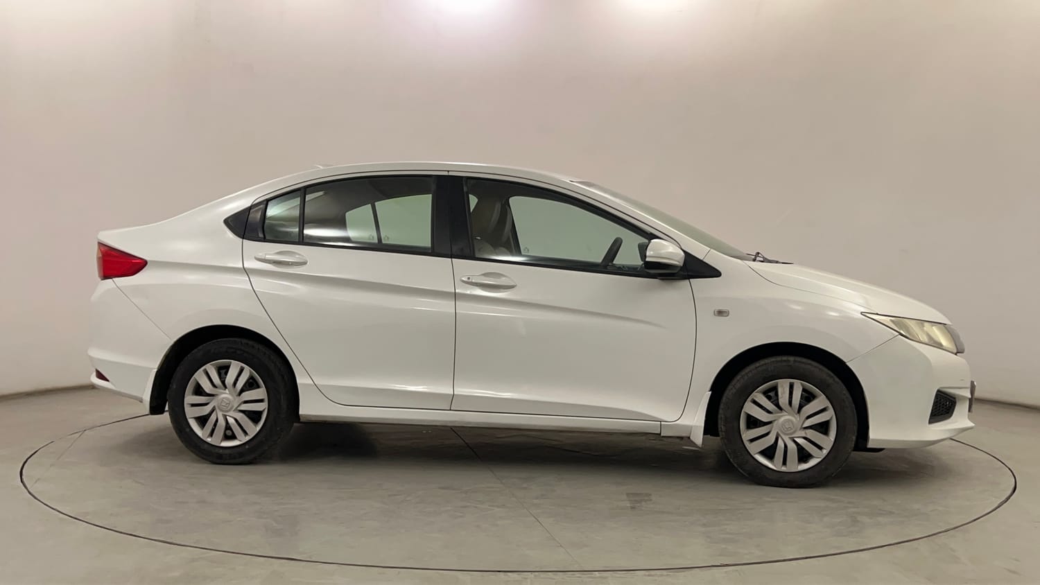 Used 2016 Honda City SV Diesel Diesel Manual exterior RIGHT SIDE VIEW
