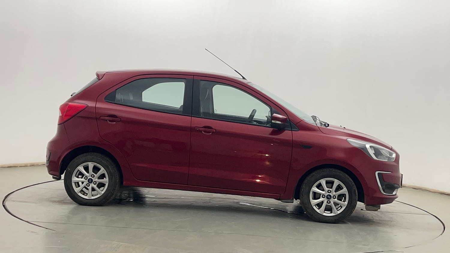 Used 2020 Ford Figo Titanium 1.2 Ti-VCT MT Petrol Manual exterior RIGHT SIDE VIEW