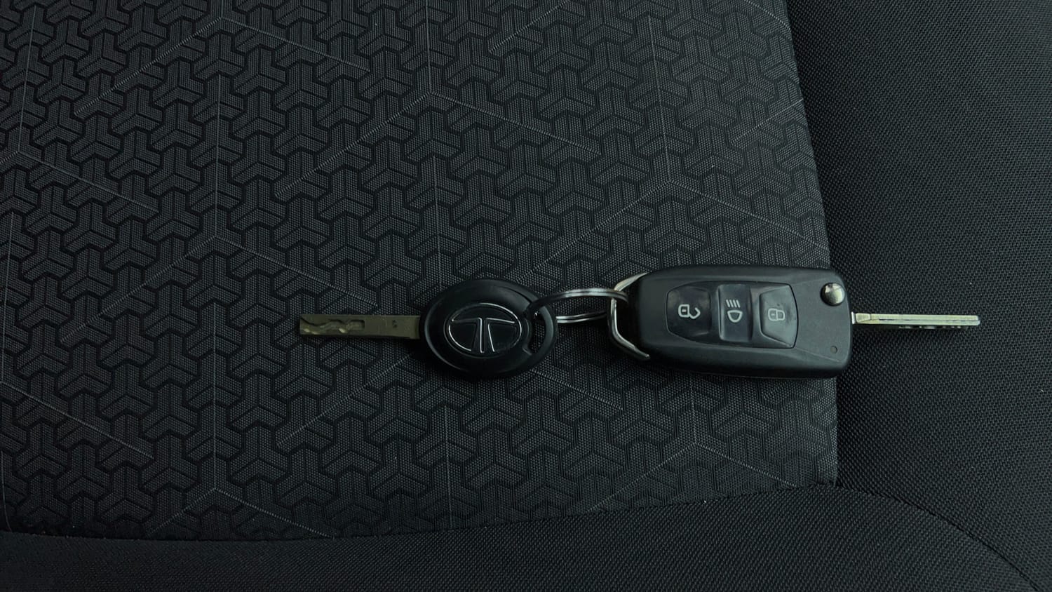 Used 2024 Tata Tiago XTA Petrol Automatic extra CAR KEY VIEW