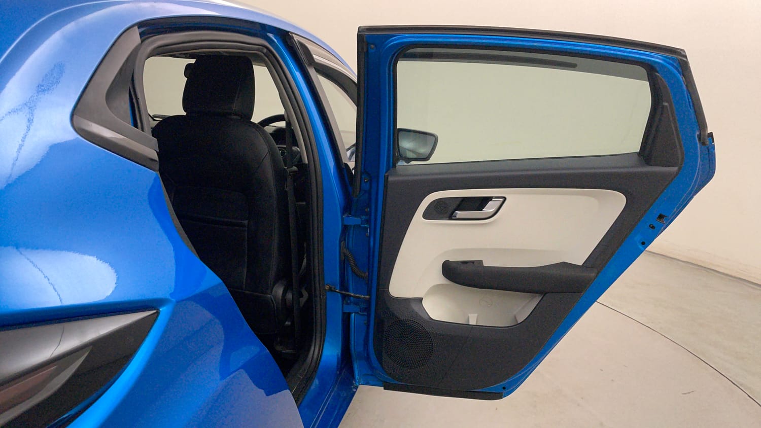 Used 2022 Tata Altroz XZ Plus Petrol Petrol Manual interior RIGHT REAR DOOR OPEN VIEW