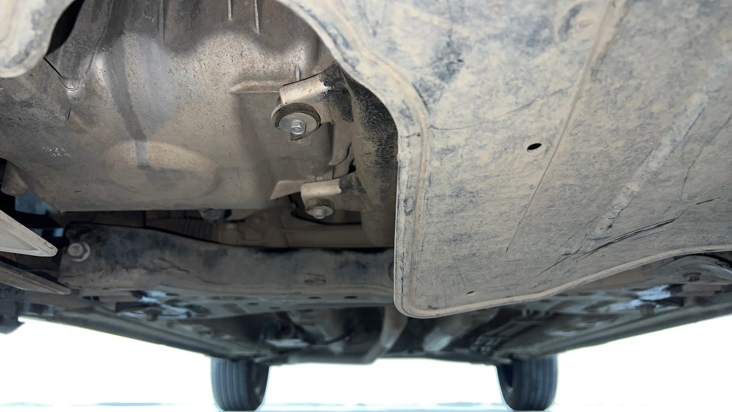 Used 2021 Kia Sonet HTX 1.5 Diesel Manual extra FRONT LEFT UNDERBODY VIEW