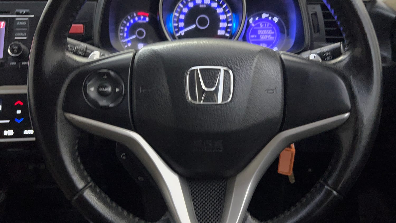 Used 2016 Honda Jazz V AT Petrol Petrol Automatic top_features Airbags