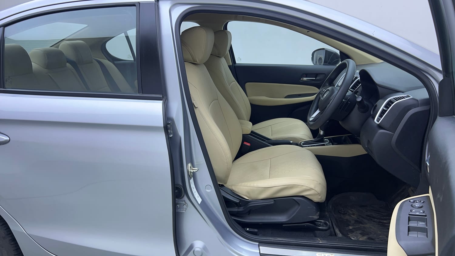 Used 2024 Honda City V Petrol CVT Petrol Automatic interior RIGHT SIDE FRONT DOOR CABIN VIEW