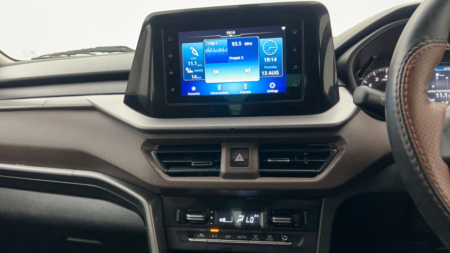 Used 2023 Maruti Suzuki Brezza ZXi Petrol Manual interior MUSIC SYSTEM & AC CONTROL VIEW