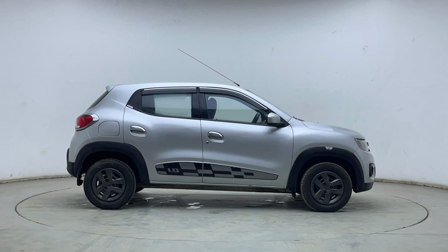 Used 2016 Renault Kwid 1.0 RXT Petrol Manual exterior RIGHT SIDE VIEW