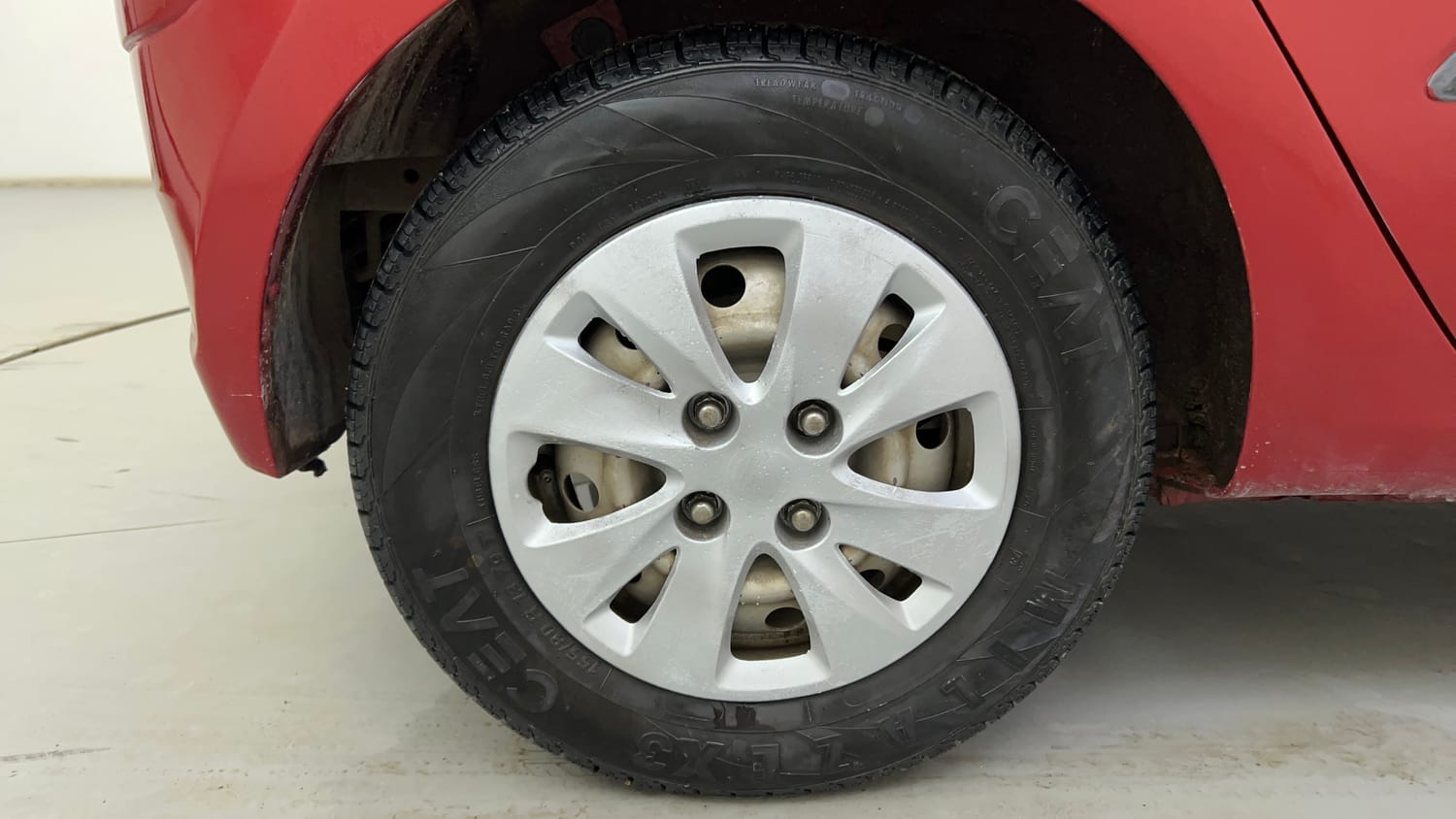 Used 2012 Hyundai i10 Era 1.1 iRDE2 Petrol Manual tyres RIGHT REAR TYRE RIM VIEW