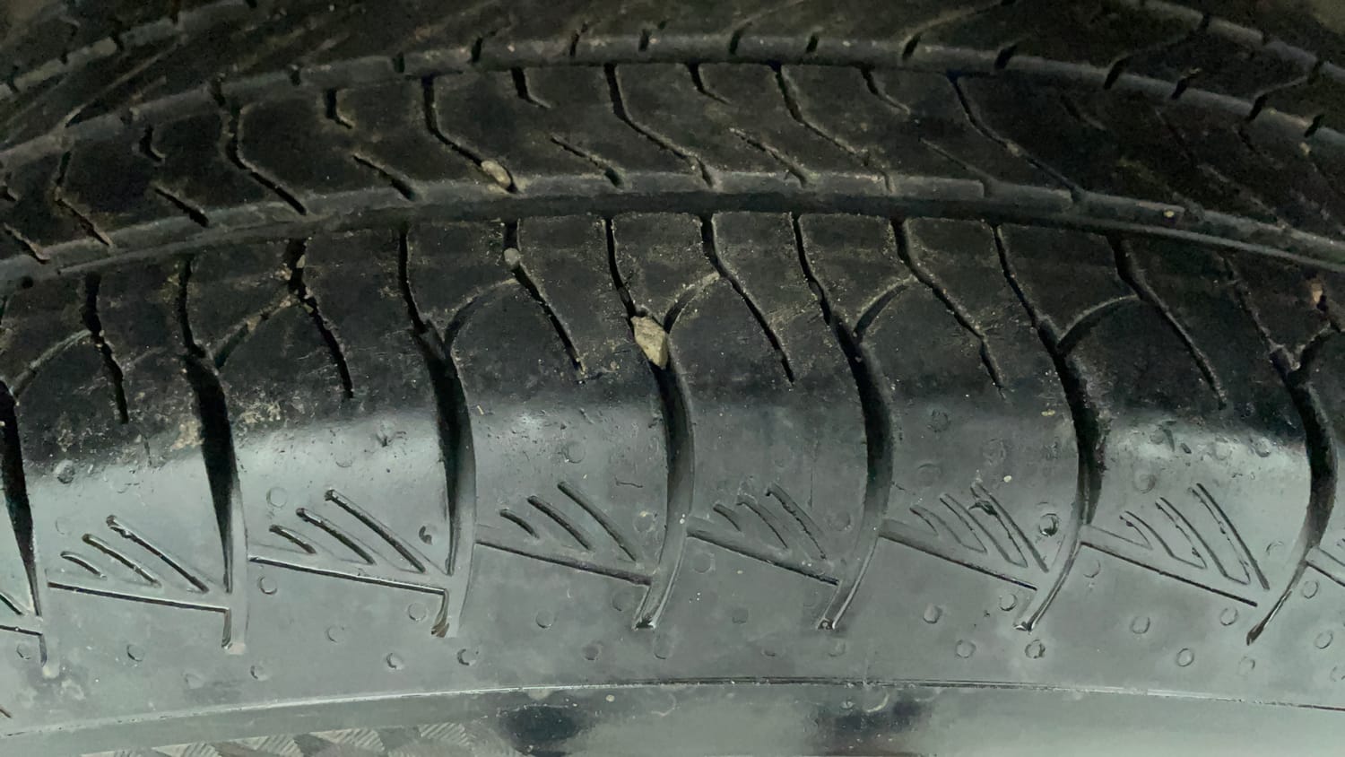 Used 2023 Maruti Suzuki Grand Vitara Alpha Smart Hybrid Petrol Manual tyres LEFT REAR TYRE TREAD VIEW