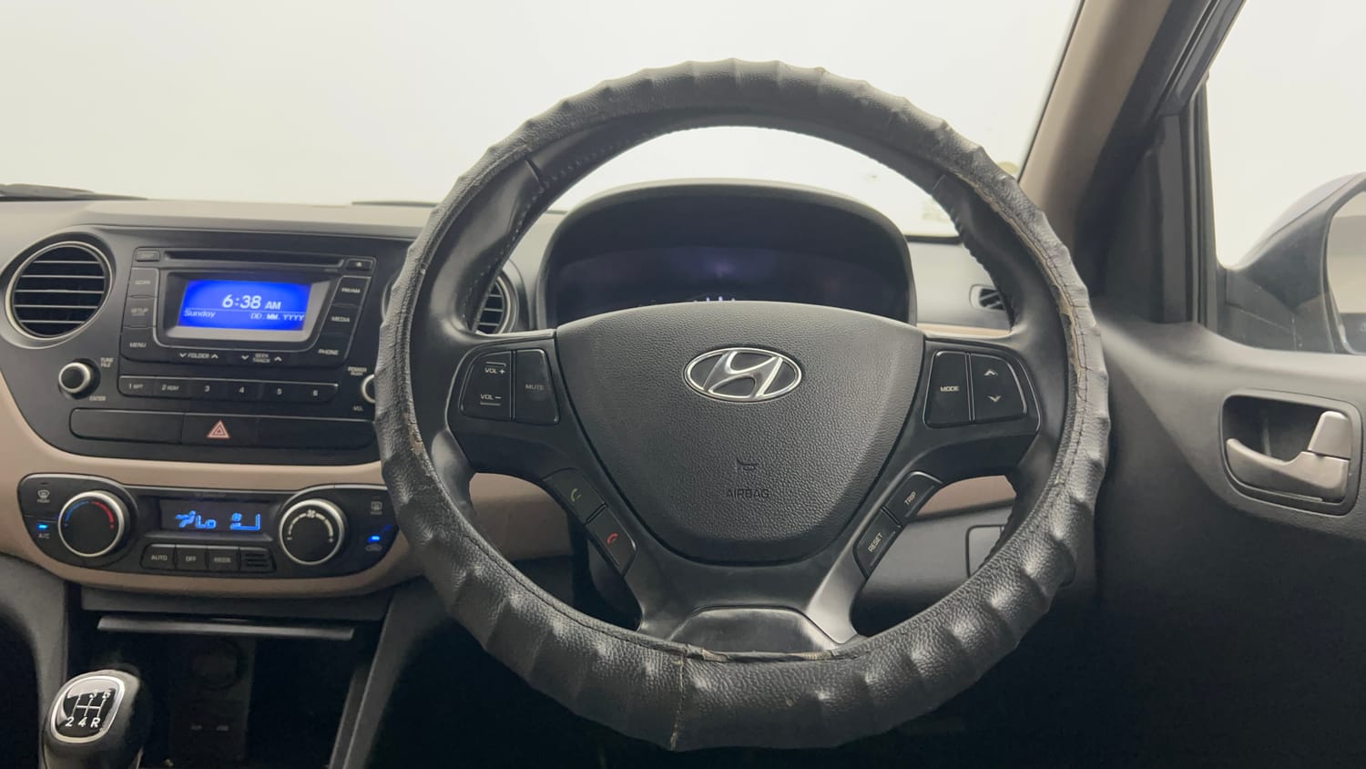 Used 2014 Hyundai Xcent SX 1.2 Petrol Manual interior STEERING VIEW