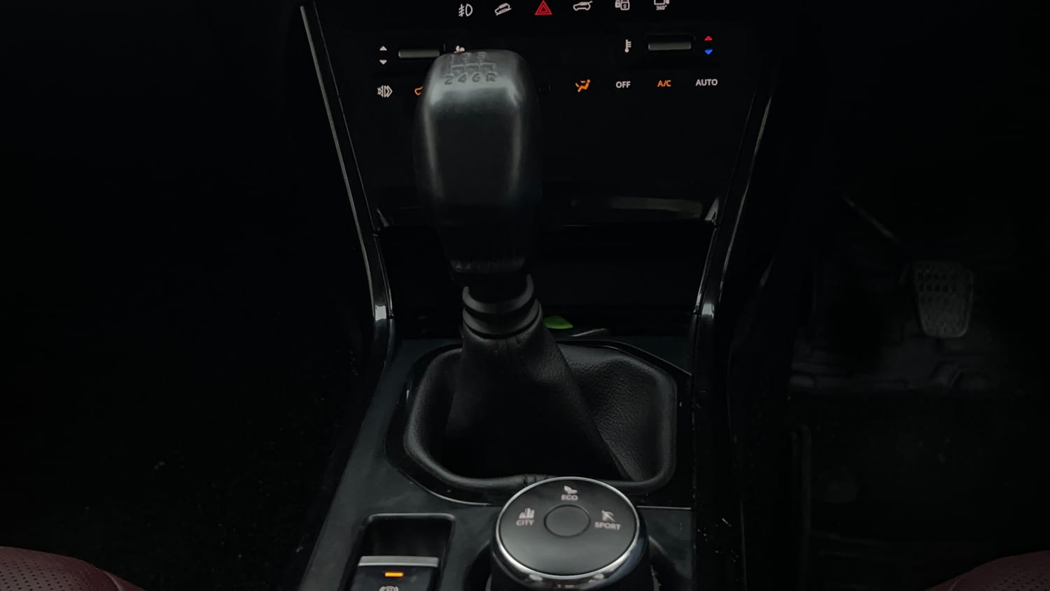 Used 2024 Tata Curvv Accomplished Plus A 1.5 Kryojet Diesel 6MT Diesel Manual interior GEAR  KNOB VIEW