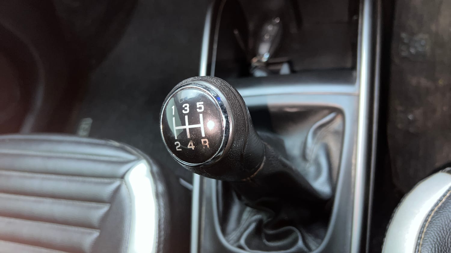 Used 2019 Maruti Suzuki Baleno Alpha Petrol Manual interior GEAR  KNOB VIEW
