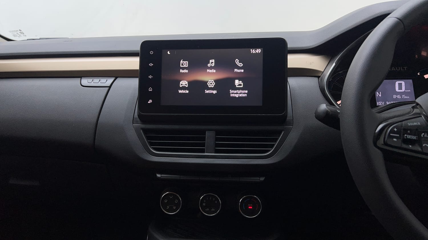 Used 2021 Renault Kiger RXT AMT Petrol Automatic top_features Integrated (in-dash) music system