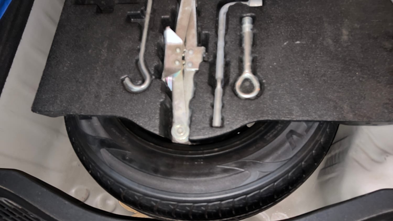 Used 2016 Honda Jazz V AT Petrol Petrol Automatic tyres SPARE TYRE VIEW