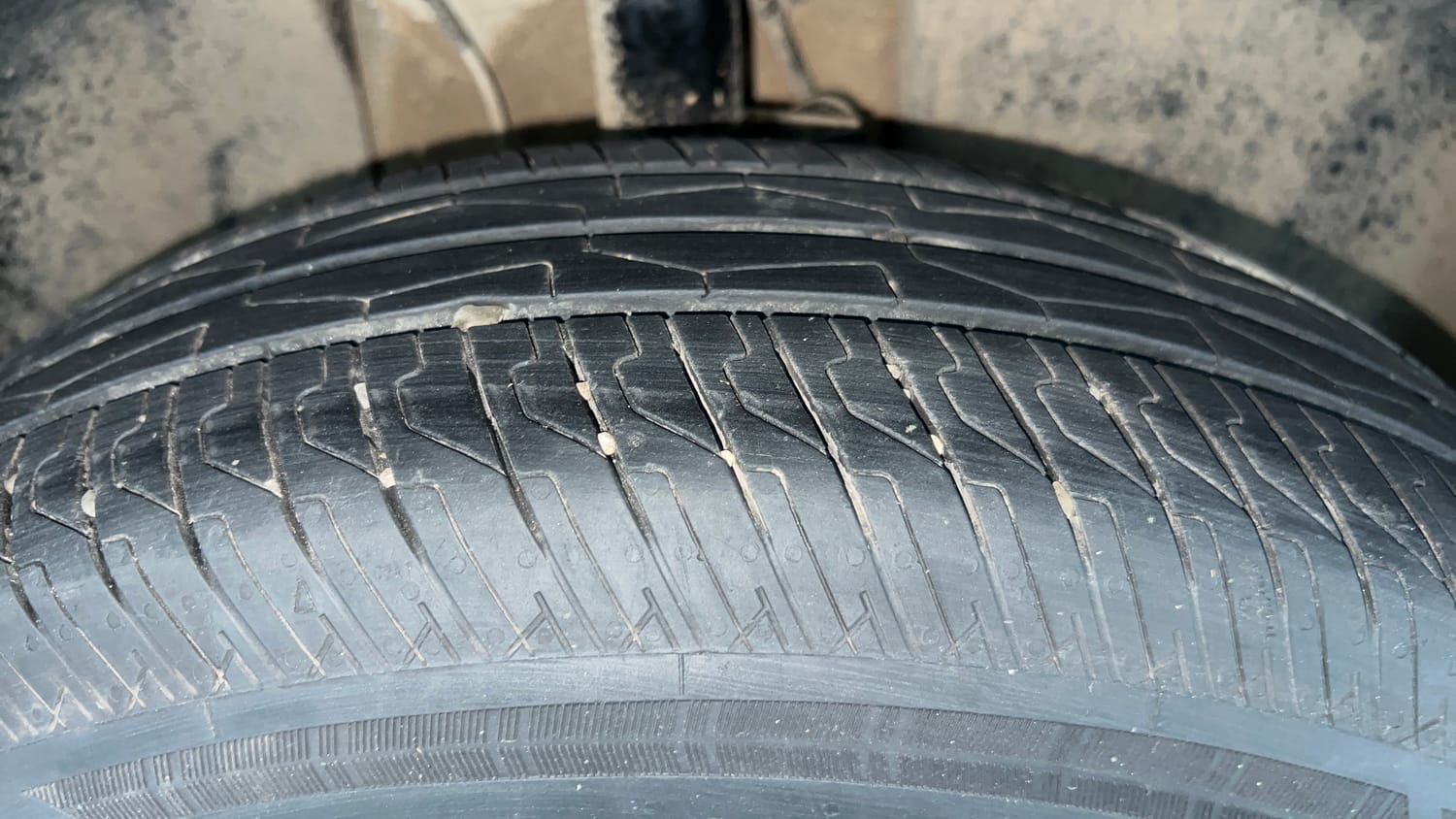 Used 2025 Tata Punch Pure (o) Petrol Manual tyres RIGHT FRONT TYRE TREAD VIEW