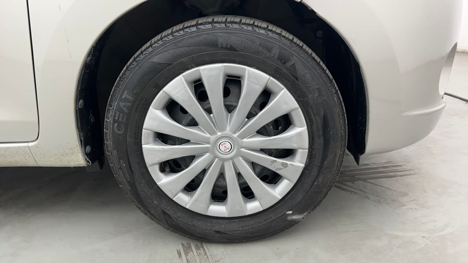 Used 2015 Maruti Suzuki Celerio VXi Petrol Manual tyres RIGHT FRONT TYRE RIM VIEW