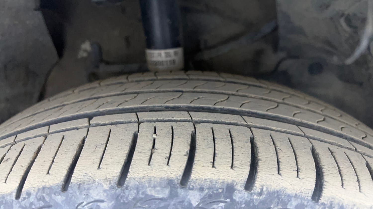 Used 2016 Tata Zest XMS Petrol Petrol Manual tyres RIGHT FRONT TYRE TREAD VIEW