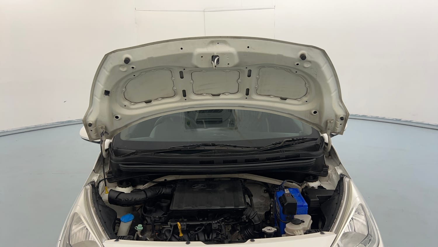 Used 2019 Hyundai Grand i10 Magna 1.2 Kappa VTVT Petrol Manual engine ENGINE & BONNET OPEN FRONT VIEW