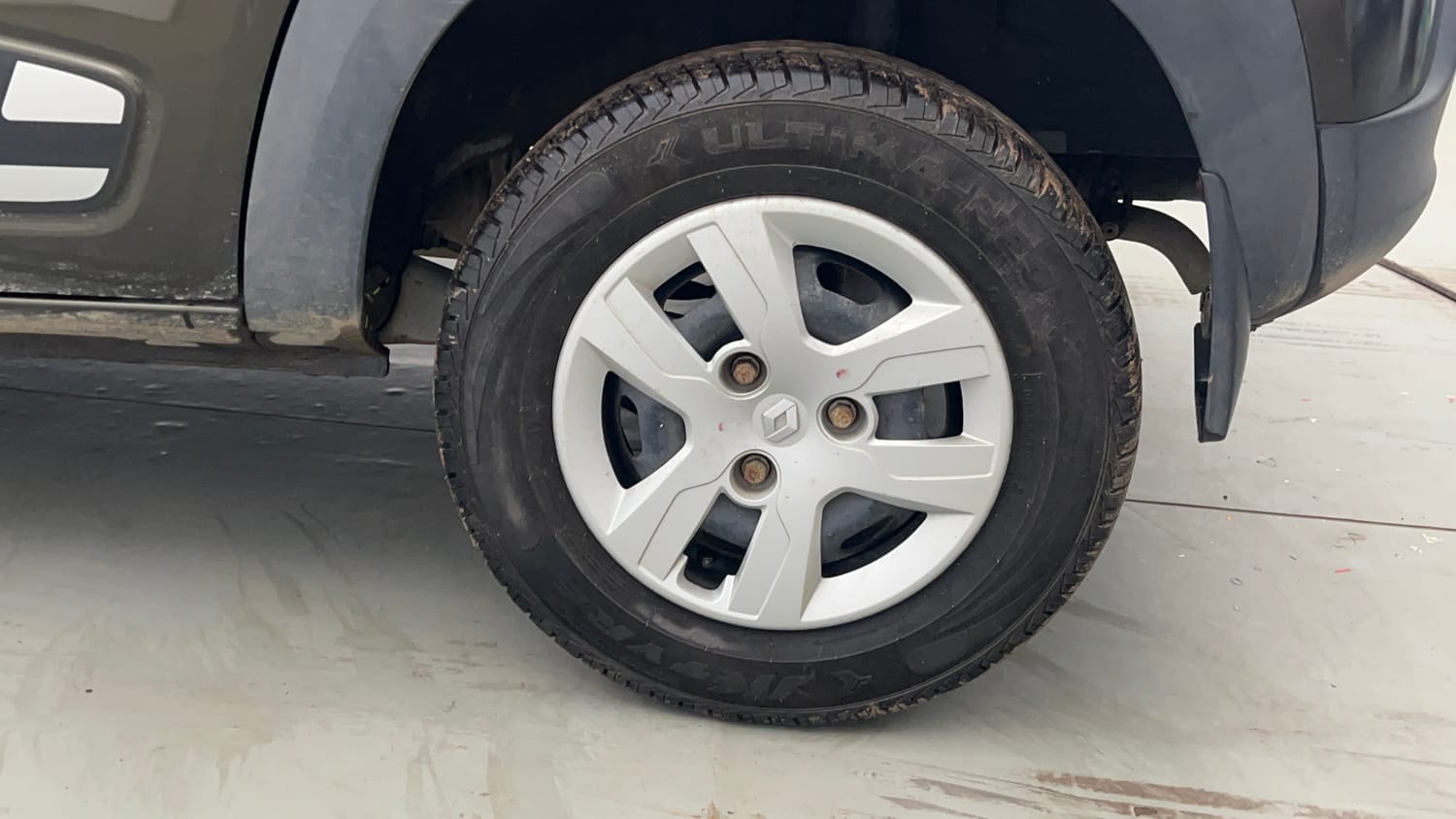 Used 2017 Renault Kwid 1.0 RXL Petrol Manual tyres LEFT REAR TYRE RIM VIEW