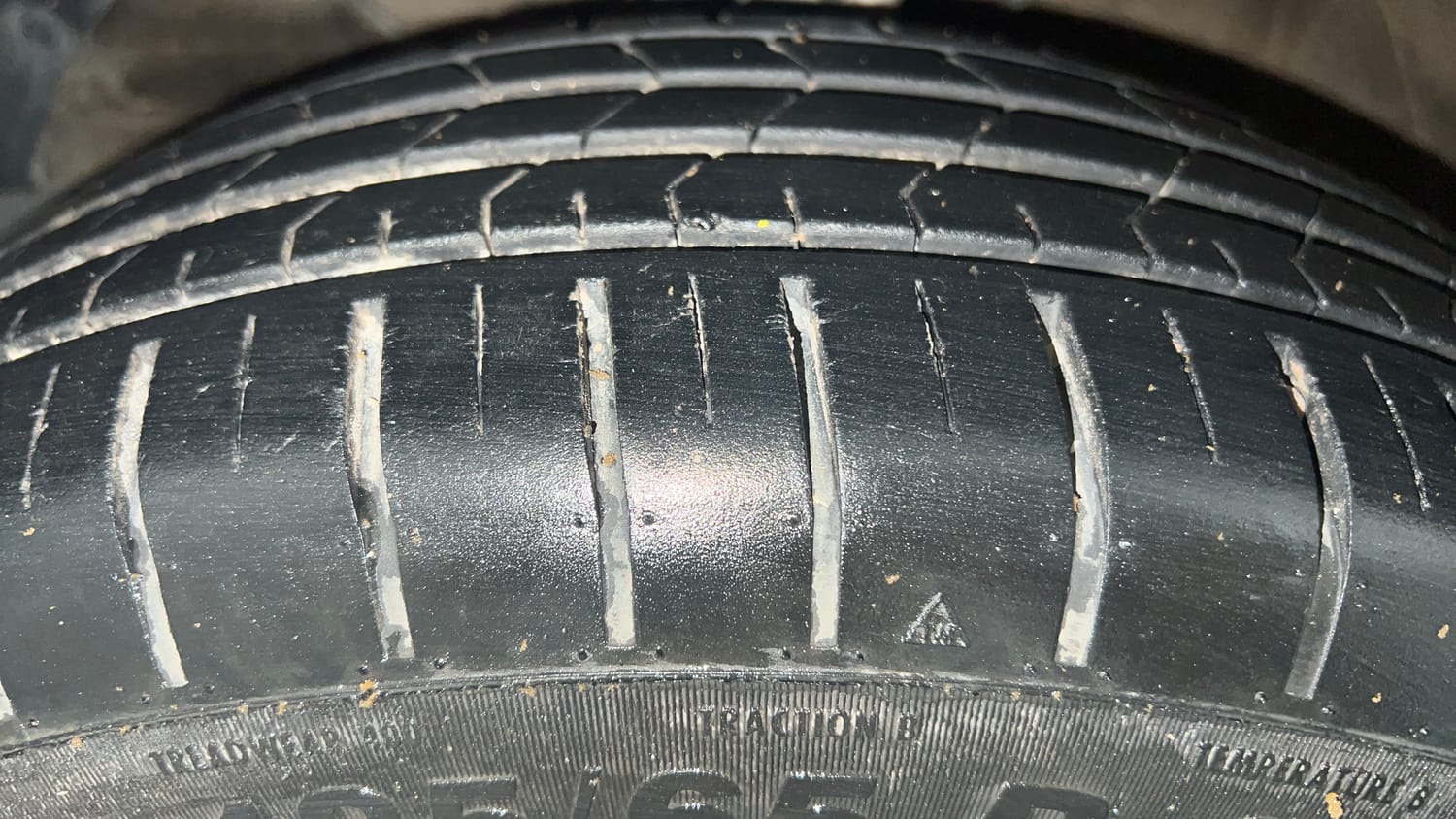 Used 2023 Maruti Suzuki Baleno Delta MT Petrol Manual tyres LEFT FRONT TYRE TREAD VIEW